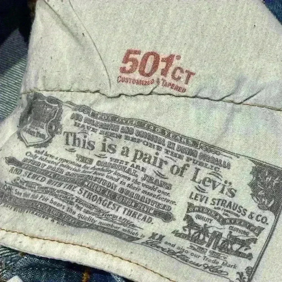 Levi 501’s customized and tapered classic button  fly distressed jean size 26 - Picture 11 of 13